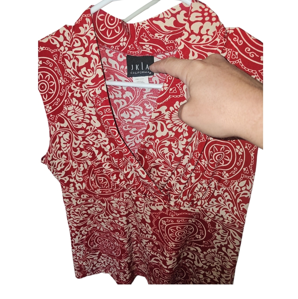 Beautiful Red And Tan Sleveless Shirt